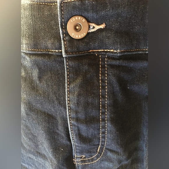 🌸Torrid Bombshell Boyfriend Skinny Jeans Women plus size 26R🌸 - Picture 5 of 16